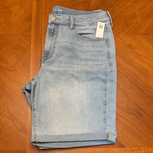 Old Navy Women's High Rise WOW Bermuda Jean